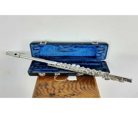 W.T. ARMSTRONG, SILVER PLATED FLUTE, stamped marks, no. 104 34 0121, in original branded fitted case66.5cm long