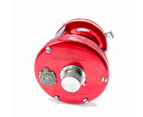 Pretty red tail plates on this vintage reel with no model number on the reel foot, it is a early 1st edition with 4 screws on