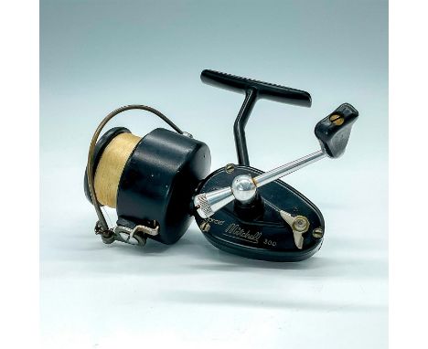 This is a heavy-duty spinning reel that can be used for light to medium freshwater fishing. This heavy-duty spinning reel wil