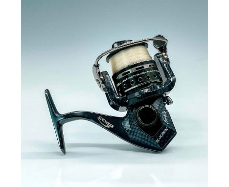 Impressively well-built and designed spinning reel with gorgeous graphite matrix graphics and chrome details. Holds 6 lb./120