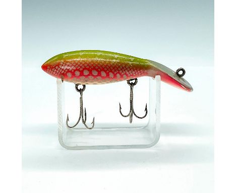 Early lure in Victory Scale finish, two treble hooks on belly. Fantastic colors of green, pink, white, with silver scales. Di