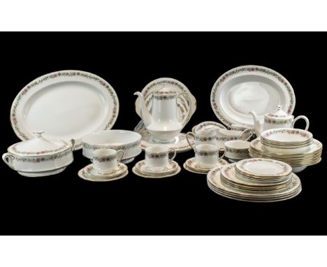 Paragon 'Belinda' Dinner/Tea Service, comprising:
