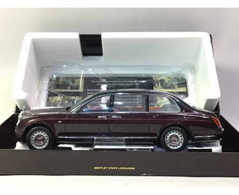 MINICHAMPS / PAUL'S MODEL ART, 1:18 SCALE MODEL Bentley State Limousine, boxed