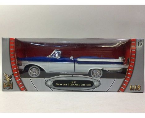 ROAD SIGNATURE COLLECTION, TWO 1:18 SCALE MODELS 1957 Mercury Turnpike Cruiser and 1961 Desoto Adventurer, boxed