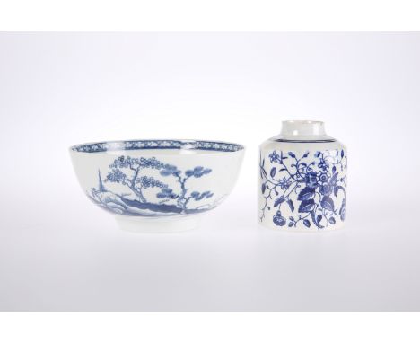 TWO PIECES OF FIRST PERIOD WORCESTER, comprising bowl in the Cannonball pattern and caddy decorated with floral sprays, each 