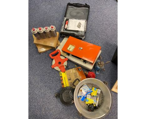 A Lot of various tools, stoves and jelly pan etc. 
