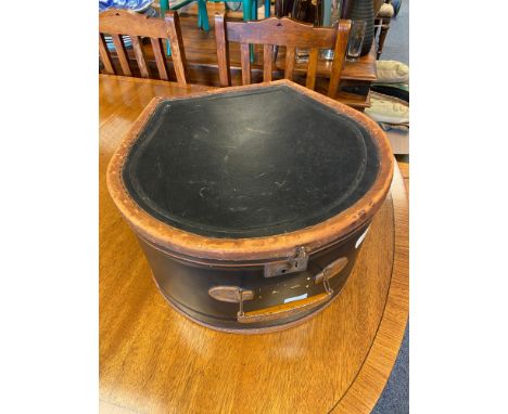 A Vintage hat travel case. 