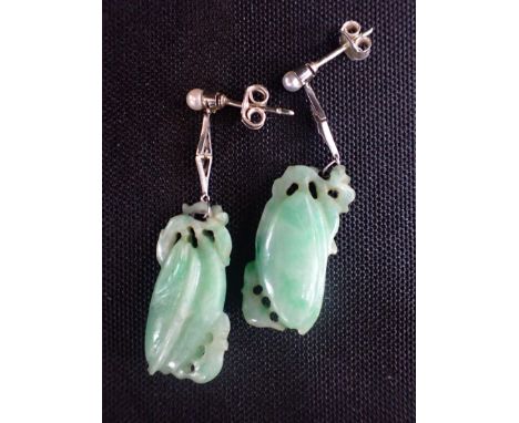 A PAIR OF GREEN JADE PENDANT EARRINGS 925 silver settings 