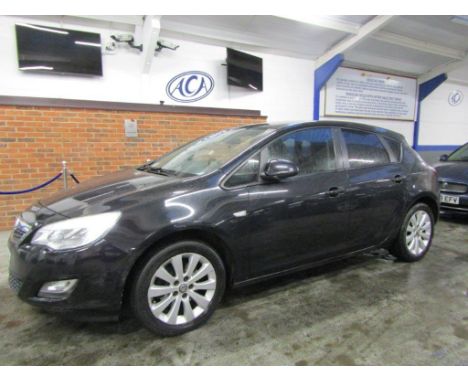 Make &amp; Model: Vauxhall Astra Exclusiv CDTiDate of Reg: VU61 XJNColour: Blackcc: 1686MoT: 05-11-2022Fuel Type: DIESELMilea