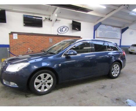 Make &amp; Model: Vauxhall Insignia SRI 128 CDTIDate of Reg: CV61 LWTColour: Bluecc: 1956MoT: 30-10-2021Fuel Type: DIESELMile