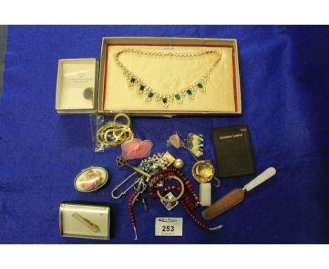 Bag of assorted costume jewellery and other items to include: patch box; Autumn Leaves booklet; cased necklace etc.