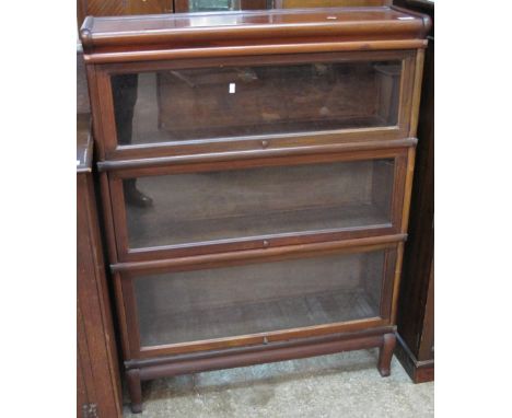 Early 20th Century mahogany Globe-Wernicke three section bookcase.