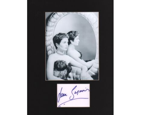 Jean Simmons signed authentic autograph display, size overall 41cm x 28cm, 15 x 11 inches with an authentic autograph and por