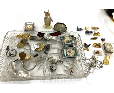 Glass tray of badges, Beatrix Potter, vintage jewellery etc 