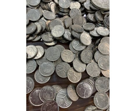 Large selection of vintage coins 