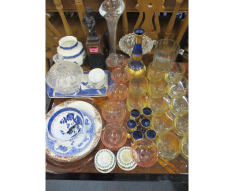 Mixed glassware to include Venetian style decanter and six matching liqueur glasses, mixed amber water glasses and vintage ce
