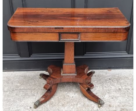 A George IV rosewood pedestal card table, 91cm wide.