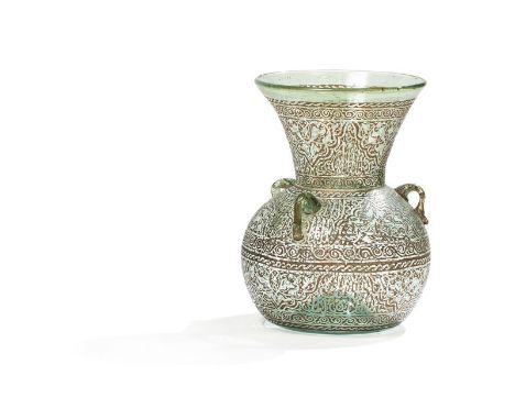 Lampe de Mosquée Proche Orient, XIXe siècle En verre soufflé à panse globulaire et col tronconique et trois anses, à décor gr