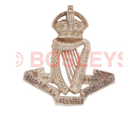 Royal Irish Regiment Officer's 1912 hallmarked silver cap badge. A fine die-cast example by J & Co (Joseph Jennens & Co.). Cr