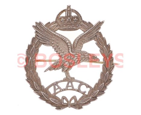 Army Air Corps WW2 Officer's 1941/1942 Birmingham hallmarked silver beret badge. A good die-cast example by JRG&amp;S (JR Gau