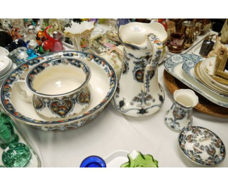 A Losol Art Nouveau "Cromer" 5 piece jug and bowl set (soap dish and vase a.f.)
