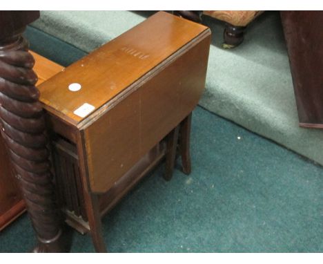 AN EDWARDIAN MAHOGANY SATINWOOD CROSS BANDED SUTHERLAND TABLE the rectangular hinged top on moulded supports with splayed leg