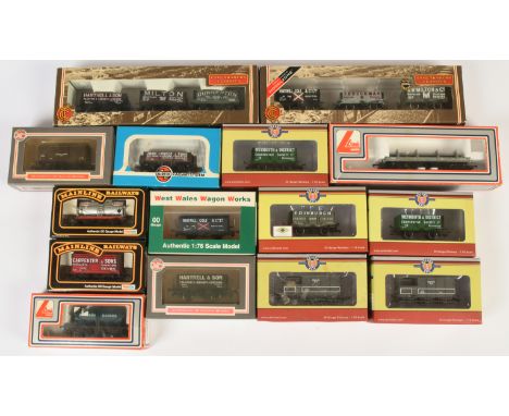 Oxford Rail, Bachmann &amp; Similar mixed group of Wagons to include Ref OR76TOA002 GWR Toad Brake Van, 33-029 triple pack of