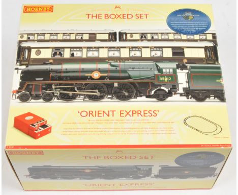 Hornby (China) R1038 "Orient Express Train Set" - Rebuilt Merchant Navy Class in BR green "United States Lines" No.35012, 3 x