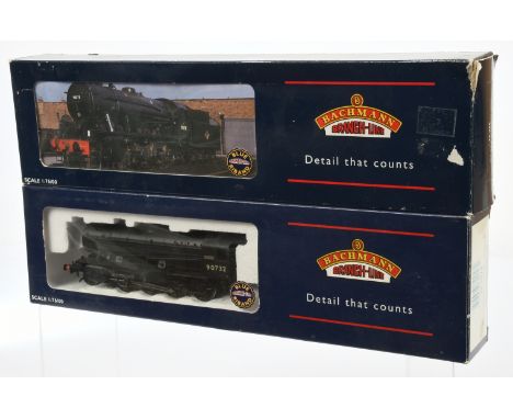 Bachmann pair of Austerity Class Steam Locomotives comprising of 32-256 2-8-0 BR Austerity Class Steam Locomotive No. 90566 a