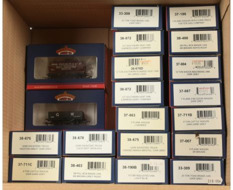 Bachmann mixed group Wagons to include 38-678 GWR Shunters Wagon, 38-072 12ton Vent Van "Express Dairy Company" and others (s
