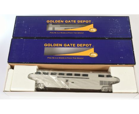 Golden Gate Depot O Gauge. Pair of Santa Fe 2-Rail Coaches. Comprising 562 Dining Car &amp; 580 Lounge Car with interior deta