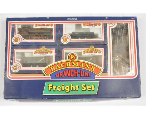 Bachmann Branchline Freight Set 30-201 57XX London Transport L99 and Three wagons. Conditions: Mostly Excellent to Excellent 