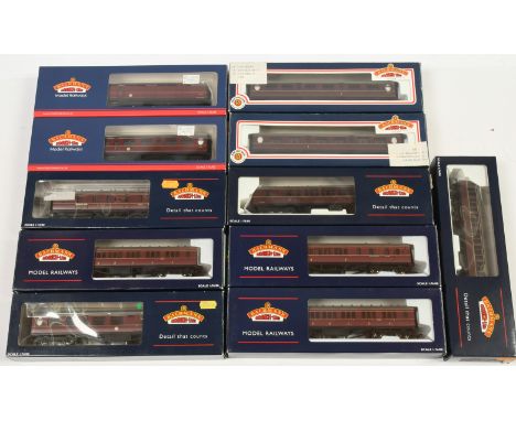 Bachmann Branchline OO Group of LMS Coaches - 34-226B, 34-327A, 34-251B, 34-252B, 2x 34-401, 34-428A, 34-453, 34-604A, 34-627