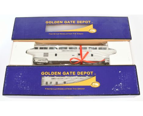 Golden Gate Depot O Gauge. Pair of Santa Fe 2-Rail Coaches. Comprising 2x Step Down No.532 &amp; 533, 533 has 1x running numb