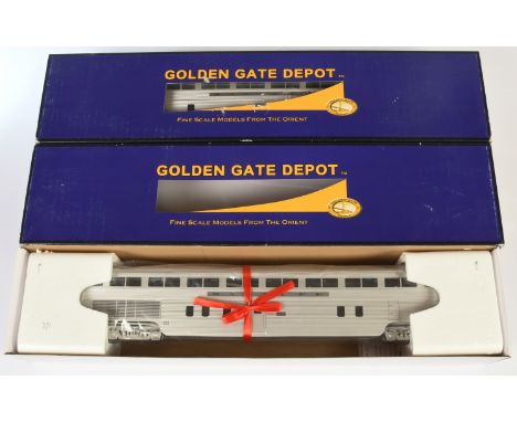 Golden Gate Depot O Gauge. Pair of Santa Fe 2-Rail Coaches. Comprising 2x Step Down No.719 &amp; 721, fitted with interior de