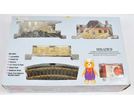 Aristocraft Teddy Bear Train Set - G Scale Trainset to include Locomotive, Hopper wagon, Caboose circle of track and Mains Co