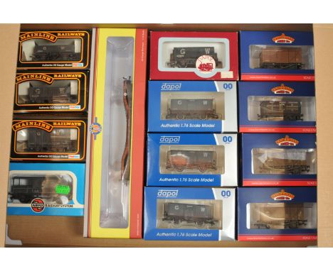 Bachmann Branchline OO and Others - to include 3x Dapol 4F-030-101, Oxford Rail Warwell A in BR Brown. Plus Mainline GWR Wago