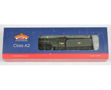 Bachmann Branchline OO 31-528 - Class A2 60529 'Pearl Diver' BR Green Late Crest. Please note Original rigid plastic wrap is 