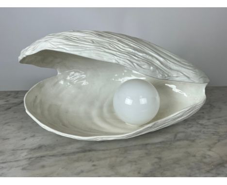 ATTRIBUTED TO TOMMASO BARBI CLAM LAMP, Italian circa 1970's, glazed porcelain, 50cm L. 