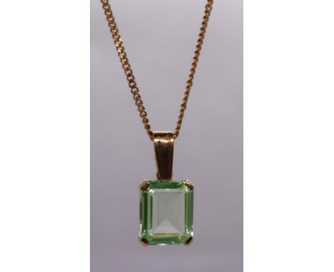 9ct gold stone set pendant on 9ct gold chain - Approx gross weight 5.4g 