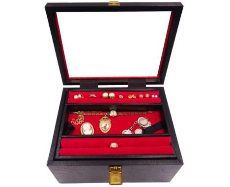 9ct gold jewellery including pigeon medallion, wristwatch, single earring, ring, simulated pearl earrings and cameo brooch, s