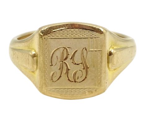 9ct gold signet ring with engraved R S initials, hallmarkedCondition Report:Approx 6.7gm, size V