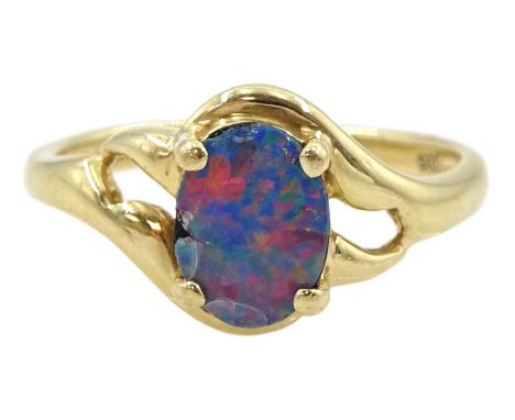 14ct gold single stone opal triplet ring, stamped 585Condition Report:14ct approx 2.8gm, sizes O, opal triplet has a couple o