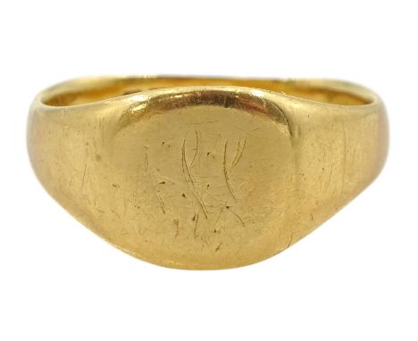 Early 20th century 18ct gold signet ring, London 1917Condition Report:Approx 6.97gm, size S, initials rubbed, shank slightly 