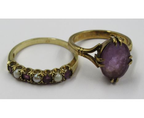 9ct Gold amethyst and split pearl ring, together with a 9ct gold amethyst ring
