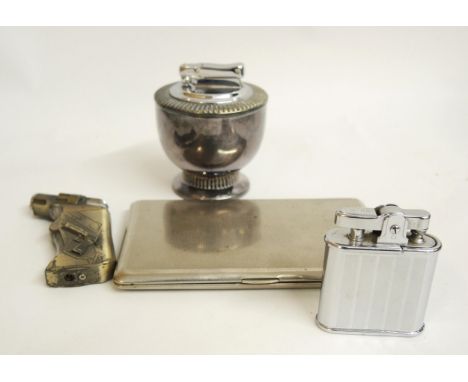 Quantity of smoking paraphernalia including a Ronson ' Whirlwind ' lighter