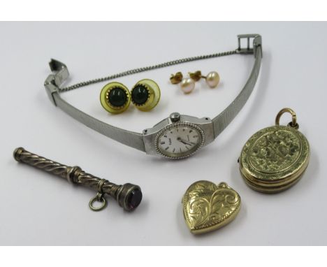 9ct Gold locket, pair of cultured pearl ear studs, pair of yellow metal and green jade ear studs, small propelling pencil, fl
