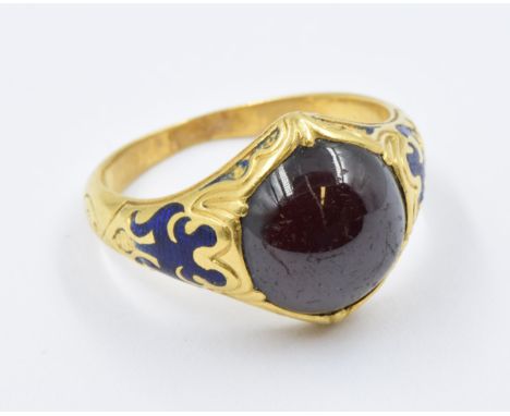 Antique gold ring set cabochon garnet with blue enamel decorated shoulders, size P, 7.8g