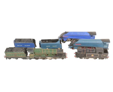 Model Railway - vintage Hornby Dublo OO gauge model railway trainset locomotive engines comprising; x2 'Sir Nigel Gresley' 60