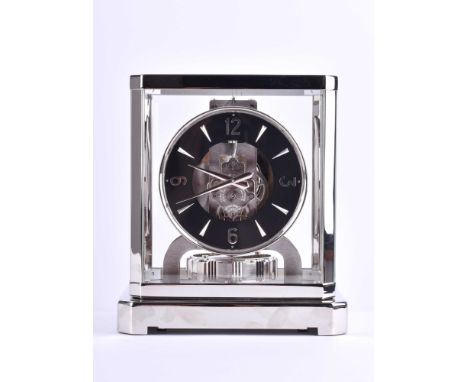 Jaeger LeCoultre ATMOS III , ca. 1950errundum verglastes Chrom-Nickel Gehäuse, mit Glassturz, rundes Art déco Ziffernblatt, d